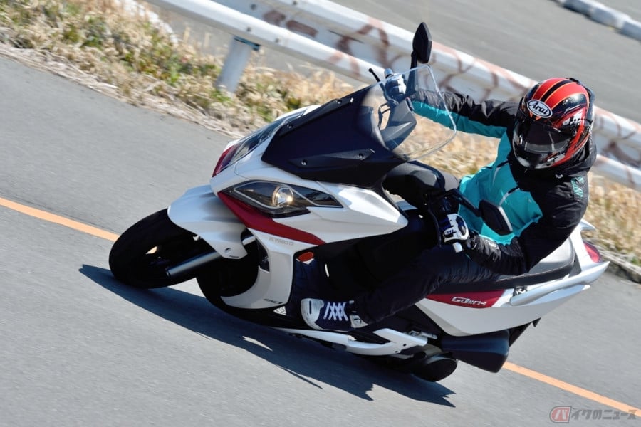 250スクーターでライバル車より万円以上低価格 実用性抜群なキムコ G Dink250i に注目 バイクのニュース