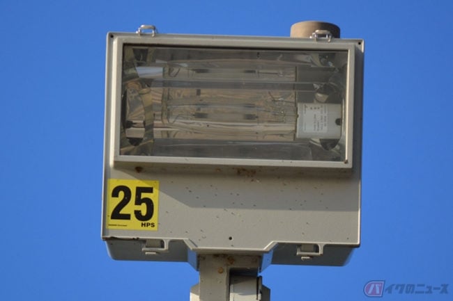 トンネル内の照明はオレンジ？ シロ？ 時代とともに移り変わったワケと