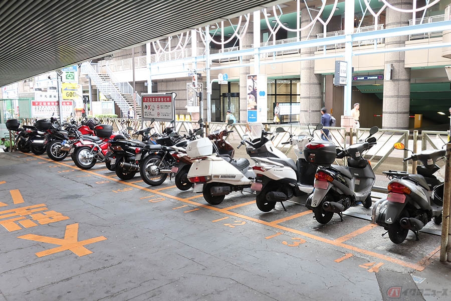 大型の台風19号が接近 バイク保管の強風対策はどうしたらいい バイクのニュース
