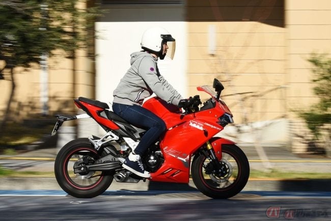 女性ライダーならではのバイクファッションの悩み 楽しめる けれど 危なくない 基礎の基礎とは バイクのニュース 女性ライダーならではのバイクファッションの悩み 楽しめる けれど 危なくない 基礎の基礎とは バイクのニュース