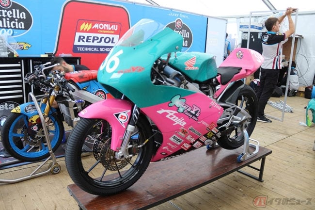 日本のライダーたちの希望になりたかった 小さなバイク屋さんが市販レーサーホンダ Nsf250r で世界に挑戦した理由 バイクのニュース