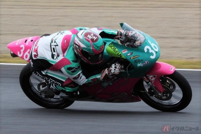 日本のライダーたちの希望になりたかった 小さなバイク屋さんが市販レーサーホンダ Nsf250r で世界に挑戦した理由 バイクのニュース