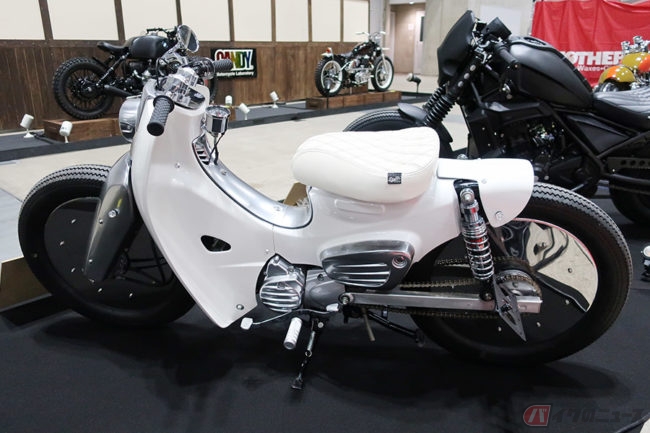限定108台のスーパーカブ・カスタム 「サイアム通りを熱くする 限定108台のスーパーカブ・カスタム 「サイアム通りを熱くする
