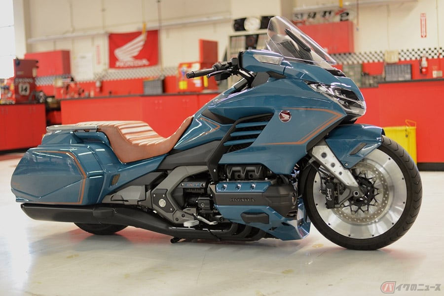 Usホンダ主導で製作されたゴールドウイング カスタム エアサス搭載で地面に着地する クールウイング とは バイクのニュース