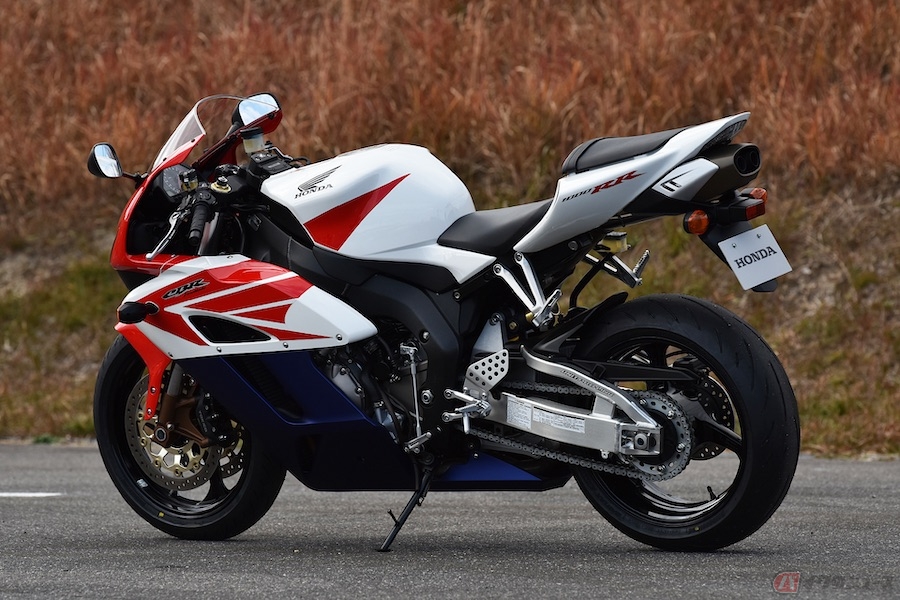 ホンダのMotoGPマシンRC211Vの先進技術を採用した7代目「CBR1000RR