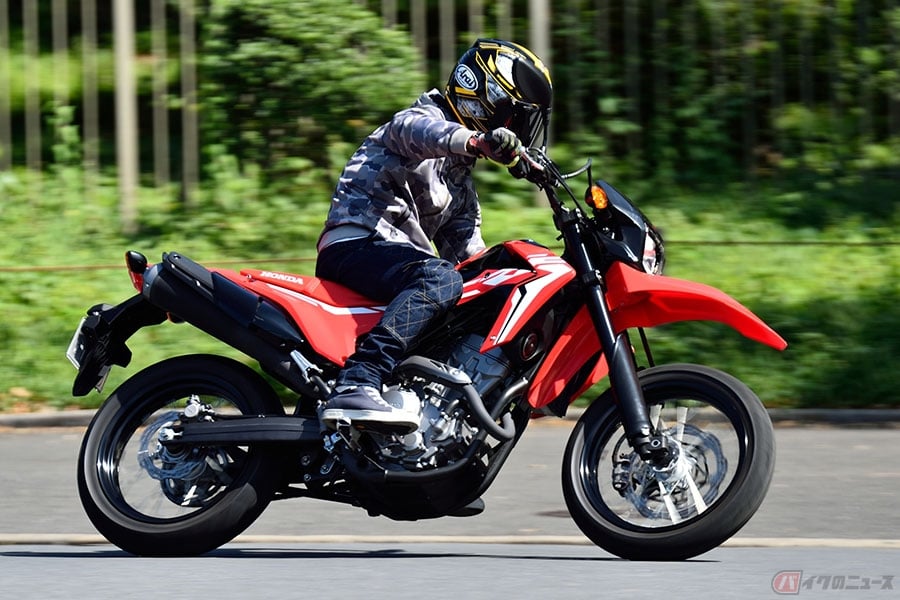 ホンダ Crf250m その機動力の高さとファンライドはストリートで本領発揮 バイクのニュース