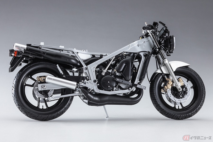 完全新金型で精密に再現されたハセガワの新製品「スズキ RG400Γ 前期型