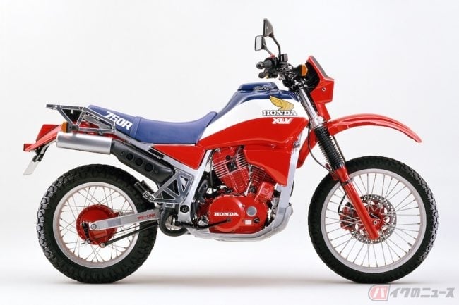 パリダカ挑戦初期に限定発売された「XLV750R」はワークスカラーを纏ったホンダの意欲作だった!?