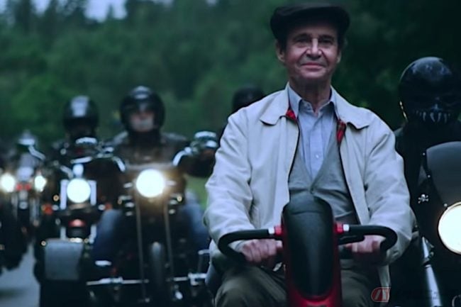 爆走おじいちゃんの珍道中 がなぜ泣ける 伝説的プロデューサー アヴィーチーが証明する音楽の力 バイクのニュース 爆走おじいちゃんの珍道中 がなぜ泣ける 伝説的プロデューサー アヴィーチーが証明する音楽の力 バイクのニュース