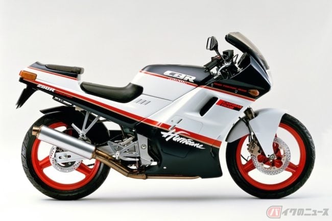 近未来的なフルカバード デザインを採用したホンダのスーパースポーツバイクcbrシリーズ バイクのニュース 近未来的なフルカバード デザインを採用したホンダのスーパースポーツバイクcbrシリーズ バイクのニュース