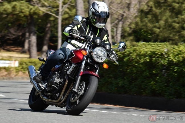嗚呼 ホンダ Cb400スーパーフォア 日本2輪メーカーの400クラスでライバル不在となった4気筒エンジンに乗る バイクのニュース 嗚呼 ホンダ Cb400スーパーフォア 日本2輪メーカーの400クラスでライバル不在となった4気筒エンジンに乗る バイクのニュース