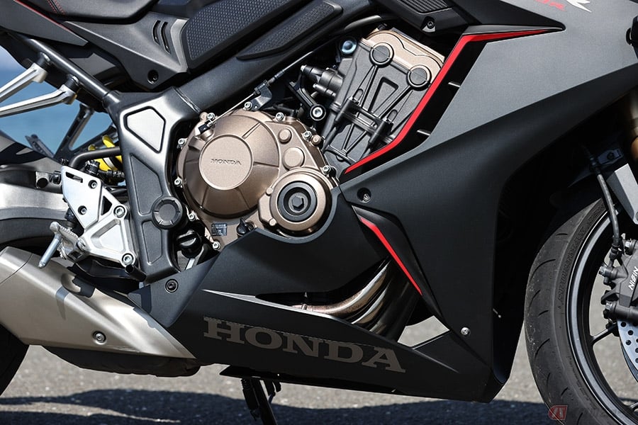 ホンダ Cbr650r の直4エンジンに思わず笑みがこぼれる ほどよいバランスのスーパースポーツモデルとは バイクのニュース