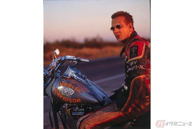 銀幕を飾ったカスタム バイク 1992年公開の ハーレーダビッドソン マルボロマン に登場したハーレーfxrカスタムとは バイクのニュース