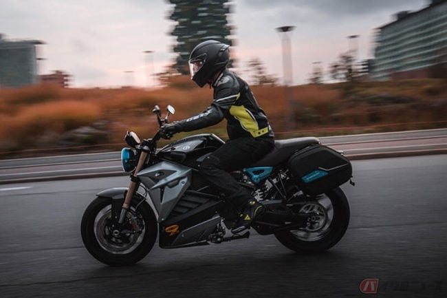 エネルジカ Eva Esseesse9 ネオクラシックスタイルの電動バイク年モデル登場 バイクのニュース