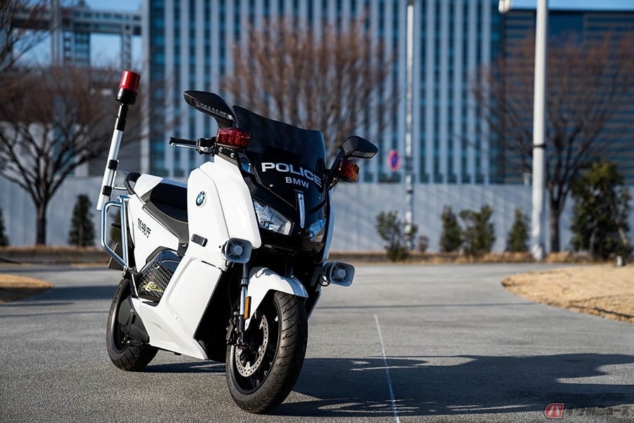逃げられない速さ なぜ電動白バイ導入 警視庁が白バイにbmw製evバイクを選んだ理由とは バイクのニュース