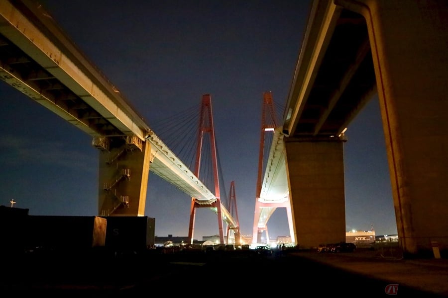 愛車と夜景のハーモニー 湾岸エリア 名港トリトン でバイクと巨大建築物を撮ってみた バイクのニュース 愛車と夜景のハーモニー 湾岸エリア 名港トリトン でバイクと巨大建築物を撮ってみた バイクのニュース
