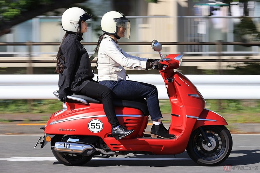 ママライダーと娘のタンデム走行チェック 軽二スクーターのプジョーモトシクル ジャンゴ150スポーツ でお出かけ バイクのニュース ママライダーと娘のタンデム走行チェック 軽二スクーターのプジョーモトシクル ジャンゴ150スポーツ でお出かけ バイクのニュース