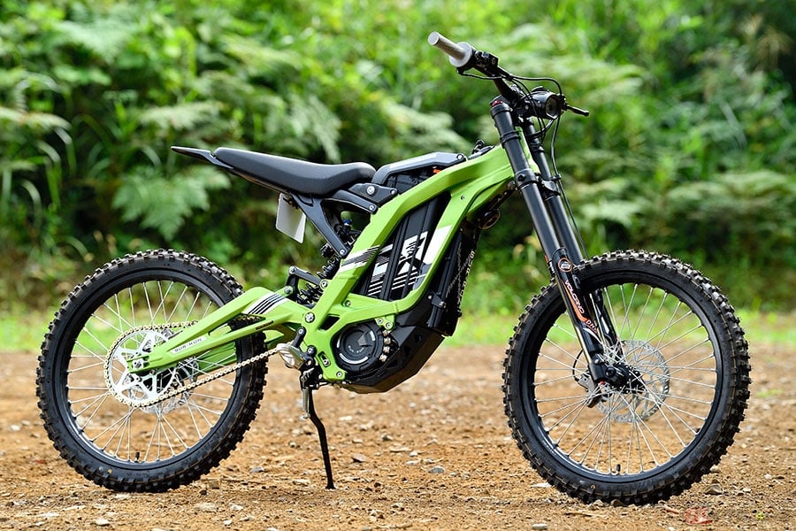 日本で買える 電動モトクロッサー Sur Ron Light Bee X は燃料エンジン車とどう違う バイクのニュース