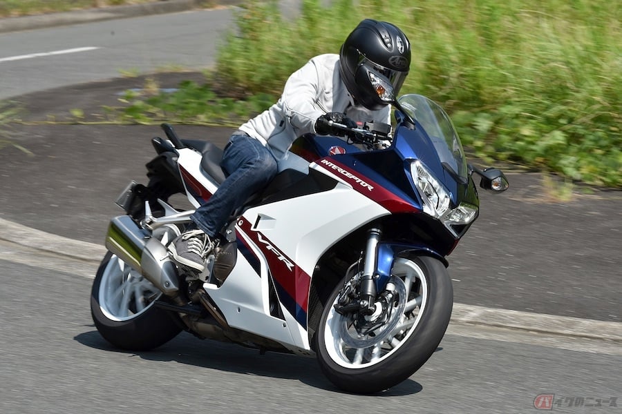 ホンダ Vfr800f に乗ると当時の記憶が不思議な程に蘇る リターンライダーkaneko S Eye バイクのニュース ホンダ Vfr800f に乗ると当時の記憶が不思議な程に蘇る リターンライダーkaneko S Eye バイクのニュース