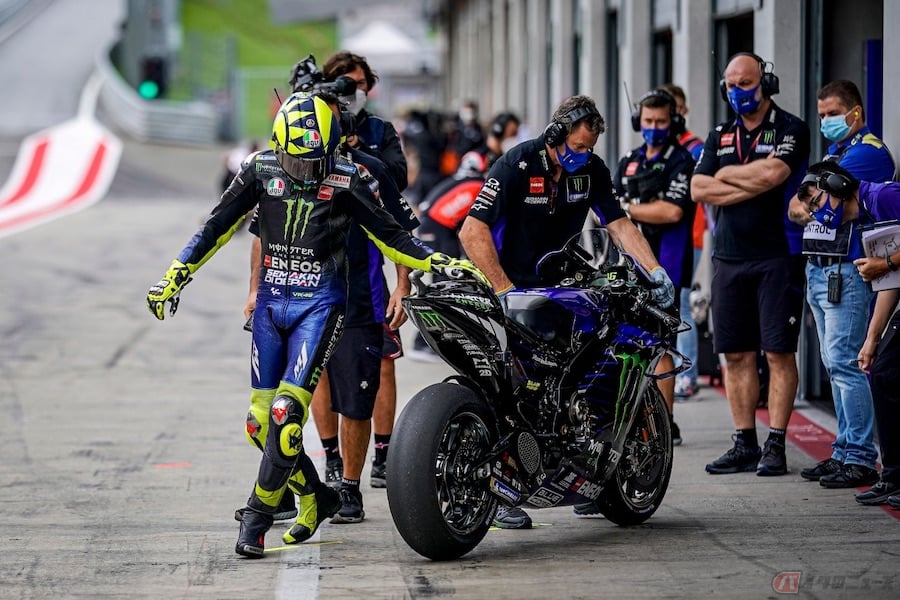 V ロッシがペトロナス ヤマハ Srtと正式契約 契約期間1年は22年シーズンへの布石か バイクのニュース V ロッシがペトロナス ヤマハ Srtと正式契約 契約期間1年は22年シーズンへの布石か バイクのニュース