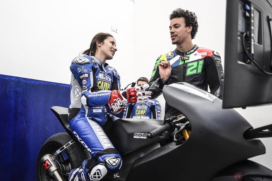 V ロッシがペトロナス ヤマハ Srtと正式契約 契約期間1年は22年シーズンへの布石か バイクのニュース V ロッシがペトロナス ヤマハ Srtと正式契約 契約期間1年は22年シーズンへの布石か バイクのニュース
