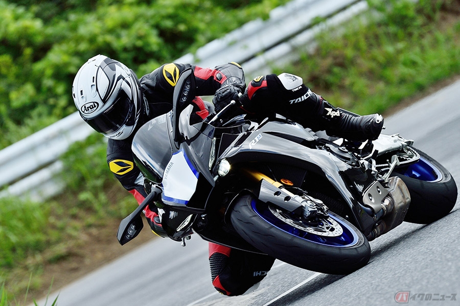 The 燃費 ヤマハのスーパースポーツ Yzf R1m をツーリングルートに解き放つ 0馬力級1000cc直4エンジンの燃費は バイクのニュース The 燃費 ヤマハのスーパースポーツ Yzf R1m をツーリングルートに解き放つ 0馬力級1000cc直4エンジンの燃費は バイクのニュース