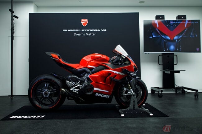 ほぼシークレットの内覧会? ロードスポーツを追求した超ド級のストリートバイク!! ドゥカティ「スーパーレッジェーラV4」とは