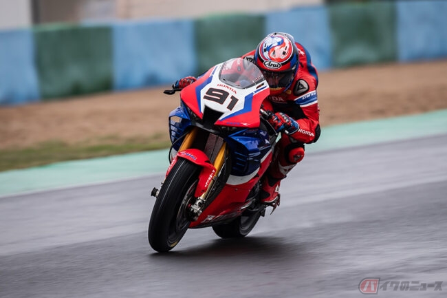 ホンダ「レオン・ハスラム」選手と契約更新 2021年もHRCからスーパーバイクに参戦