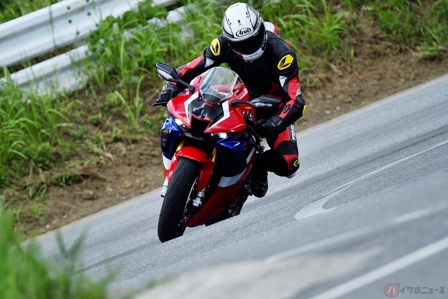 スーパースポーツでツーリング はどうなの 超絶高性能なホンダとヤマハのフラッグシップで走ってみた バイクのニュース スーパースポーツでツーリング はどうなの 超絶高性能なホンダとヤマハのフラッグシップで走ってみた バイクのニュース