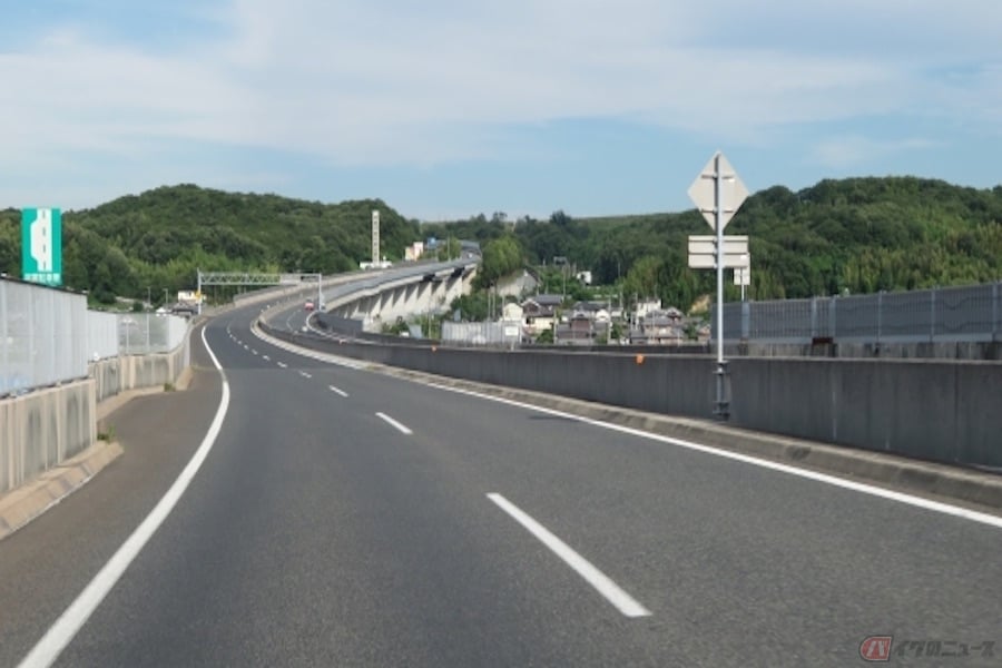 高速道路のバイク料金ちょっと高くない クルマと同料金の理由とは バイクのニュース 高速道路のバイク料金ちょっと高くない クルマと同料金の理由とは バイクのニュース