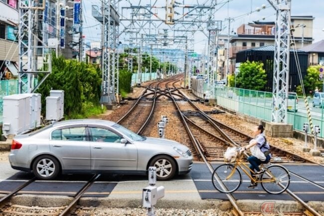 もしかしてこれって当て逃げ クルマに自転車がぶつかってしまった場合の対処法とは バイクのニュース もしかしてこれって当て逃げ クルマに自転車がぶつかってしまった場合の対処法とは バイクのニュース