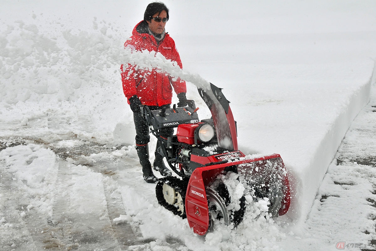 ホンダの赤い除雪機、開発者が語るこだわりとは？ ～木下隆之の