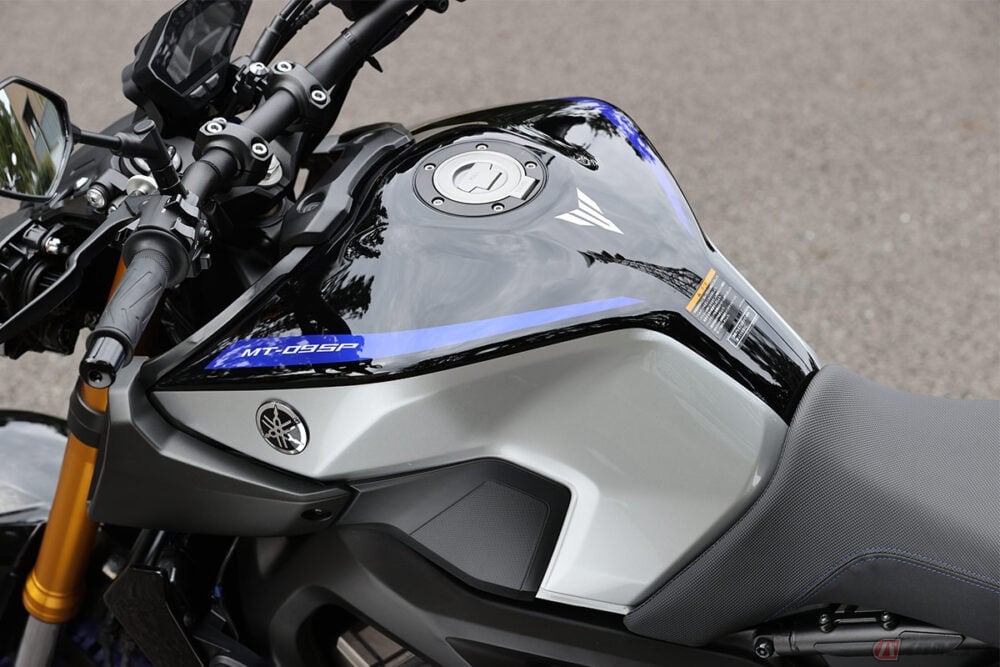 3気筒エンジンに独特のスタイリング 希有な存在のヤマハ「MT-09 SP」は