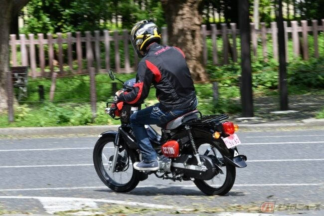 原付だけど2人乗りしていいの 覚えておきたいタンデム走行のルール バイクのニュース 原付だけど2人乗りしていいの 覚えておきたいタンデム走行のルール バイクのニュース