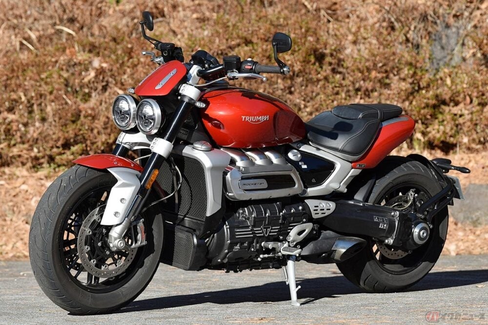 排気量2458cc 量産バイク世界最大排気量のトライアンフ ロケット3r は欲張りすぎる究極のパワークルーザー バイクのニュース 排気量2458cc 量産バイク世界最大排気量のトライアンフ ロケット3r は欲張りすぎる究極のパワークルーザー バイクのニュース