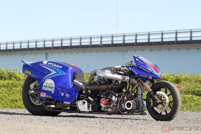 ドラッグレースの1 4マイルで5秒台を目指す 3100cc 10馬力を叩き出すスーパーチャージャーを備えたモンスターマシン バイクのニュース ドラッグレースの1 4マイルで5秒台を目指す 3100cc 10馬力を叩き出すスーパーチャージャーを備えたモンスターマシン バイクのニュース