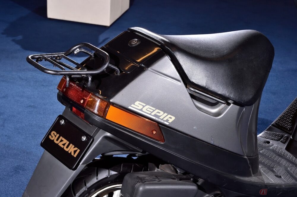 平成の原付 スズキの平成を代表するメットイン原付スクーター Sepia バイクのニュース 平成の原付 スズキの平成を代表するメットイン原付スクーター Sepia バイクのニュース