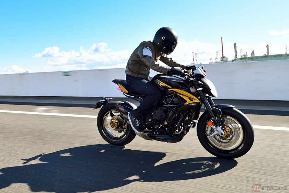 バイクに3気筒エンジンが少ないのはナゼ じつは魅力的なトリプルエンジンの個性と歴史 バイクのニュース バイクに3気筒エンジンが少ないのはナゼ じつは魅力的なトリプルエンジンの個性と歴史 バイクのニュース