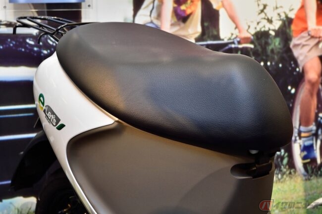 平成の原付 時代を先取り スズキの回生充電が可能な原付一種電動スクーター E Let S バイクのニュース 平成の原付 時代を先取り スズキの回生充電が可能な原付一種電動スクーター E Let S バイクのニュース