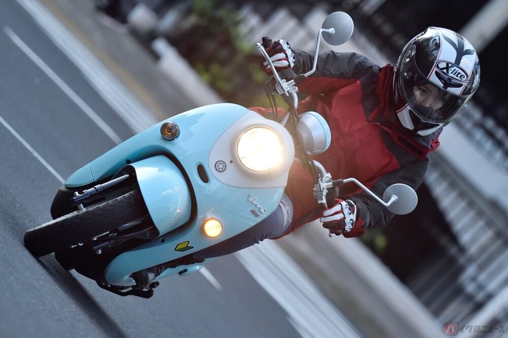 夜道雪のチャレンジバイク道 人気マンガ ゆるキャン に登場する50cc原付スクーター Vino ビーノ のスペシャルカラーに乗ってみました バイクのニュース 夜道雪のチャレンジバイク道 人気マンガ ゆるキャン に登場する50cc原付スクーター Vino ビーノ のスペシャルカラーに乗ってみました バイクのニュース