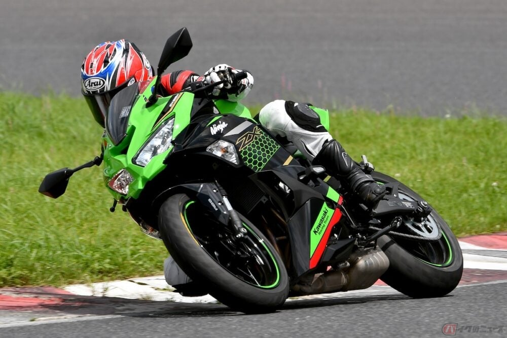 夢の高回転エンジン 250cc直列4気筒エンジンはなぜ復活できた バイクのニュース 夢の高回転エンジン 250cc直列4気筒エンジンはなぜ復活できた バイクのニュース