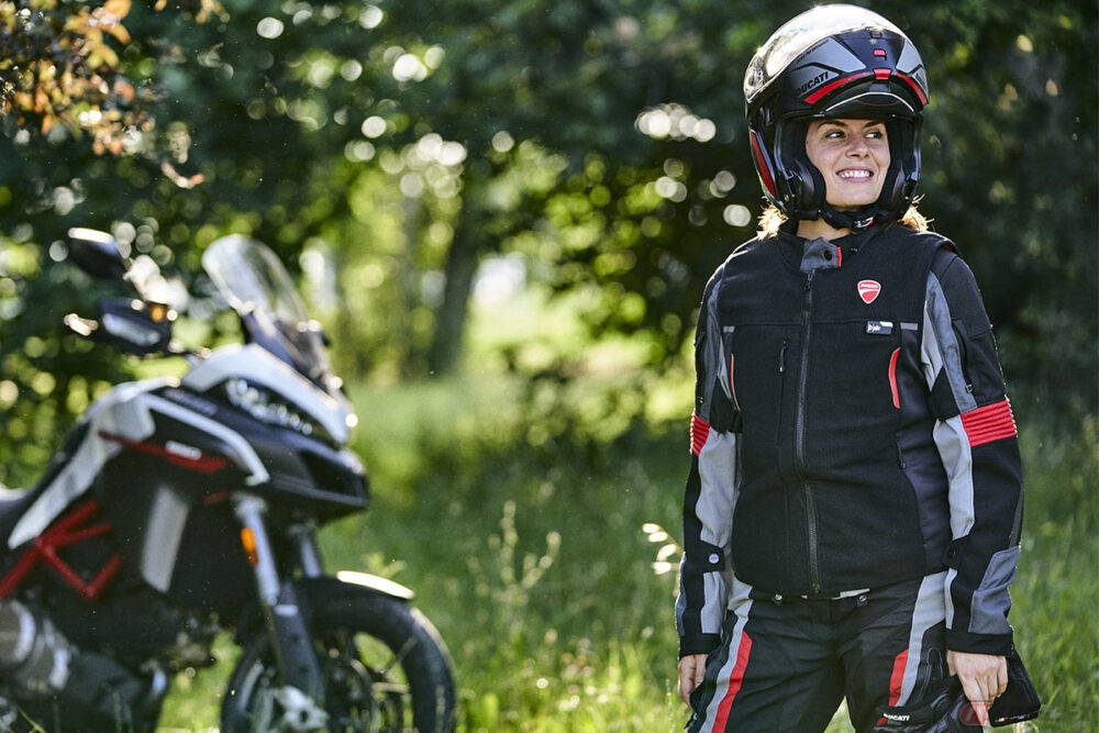 ドゥカティより着るエアバッグ ドゥカティ スマート ジャケット 登場 状況を感知して作動する安全システム搭載 バイクのニュース ドゥカティより着るエアバッグ ドゥカティ スマート ジャケット 登場 状況を感知して作動する安全システム搭載 バイクのニュース