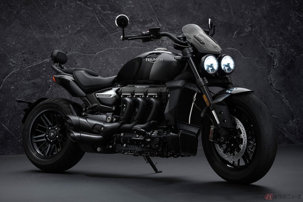 バイクに2 5リッターエンジン 量産市販車最大排気量のトライアンフ ロケット3 に ほぼ真っ黒の限定仕様車登場 バイクのニュース バイクに2 5リッターエンジン 量産市販車最大排気量のトライアンフ ロケット3 に ほぼ真っ黒の限定仕様車登場 バイクのニュース