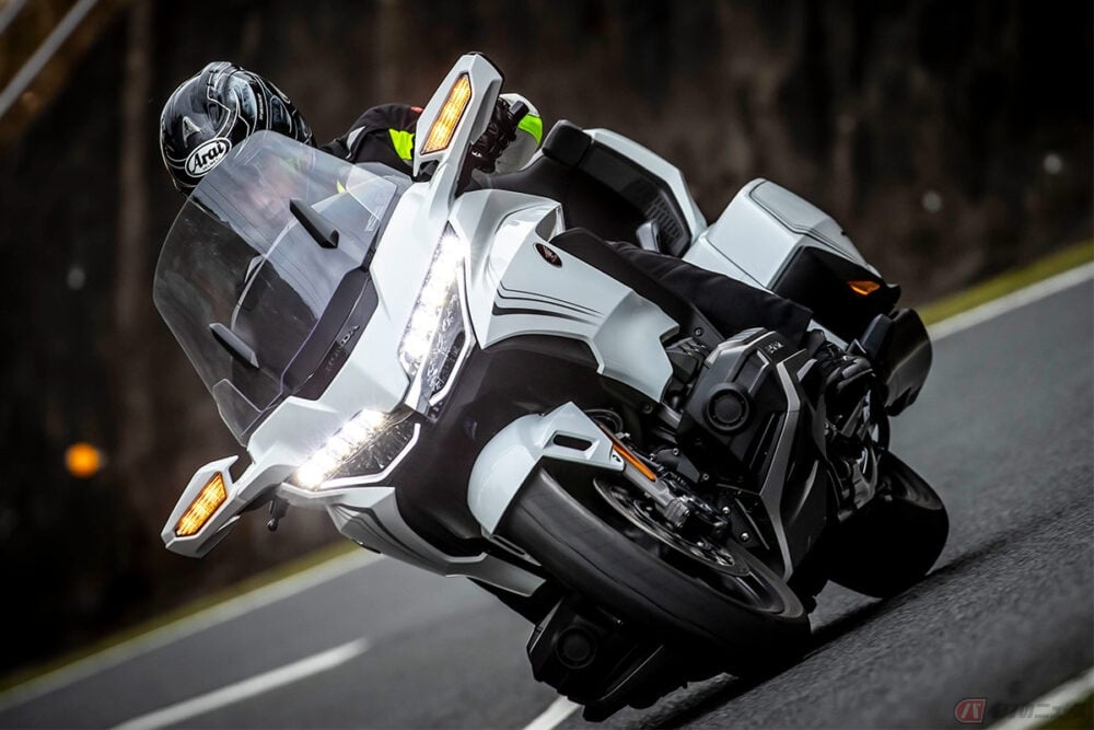 受け継がれるホンダの大型プレミアムツアラー Gold Wing Tour Dct の魅力とは 年モデルを振り返る バイクのニュース 受け継がれるホンダの大型プレミアムツアラー Gold Wing Tour Dct の魅力とは 年モデルを振り返る バイクのニュース