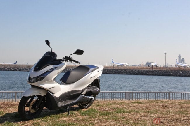 The 燃費 ホンダ同門対決 快速125ccスクーター Pcx と Pcx E Hev で実走比較した結果は バイクのニュース The 燃費 ホンダ同門対決 快速125ccスクーター Pcx と Pcx E Hev で実走比較した結果は バイクのニュース