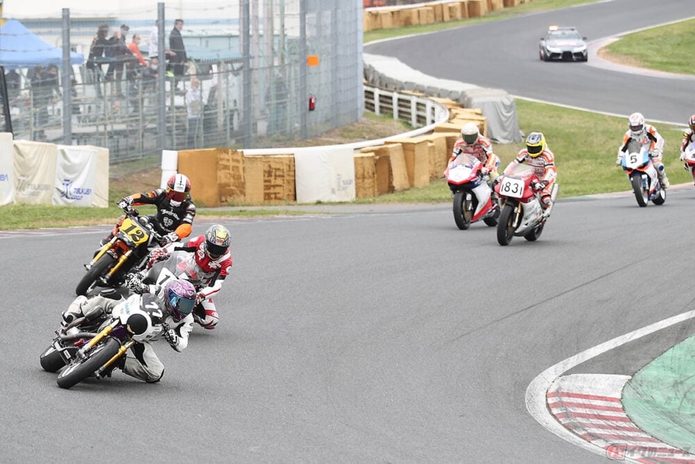 大人のクラシック バイクの大運動会 A V C C Locが筑波サーキットで開催 バイクのニュース 大人のクラシック バイクの大運動会 A V C C Locが筑波サーキットで開催 バイクのニュース