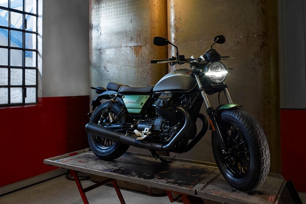 創業100周年 現存するイタリア最古のバイクメーカー モトグッツィ の100周年記念仕様車 V9 Bobber Centenario 日本発売 バイクのニュース 創業100周年 現存するイタリア最古のバイクメーカー モトグッツィ の100周年記念仕様車 V9 Bobber Centenario 日本発売 バイクのニュース