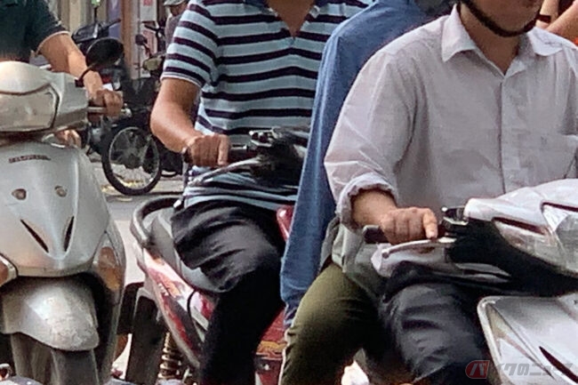バイク天国でもあるベトナムではバックミラーがいらない? ~木下隆之の、またがっちゃいましたVol.92~
