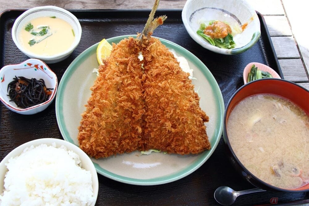 美味しいアジフライを求めて走る旅 三浦市 地魚料理 松輪 は黄金アジが狙えるお店 バイクのニュース 美味しいアジフライを求めて走る旅 三浦市 地魚料理 松輪 は黄金アジが狙えるお店 バイクのニュース