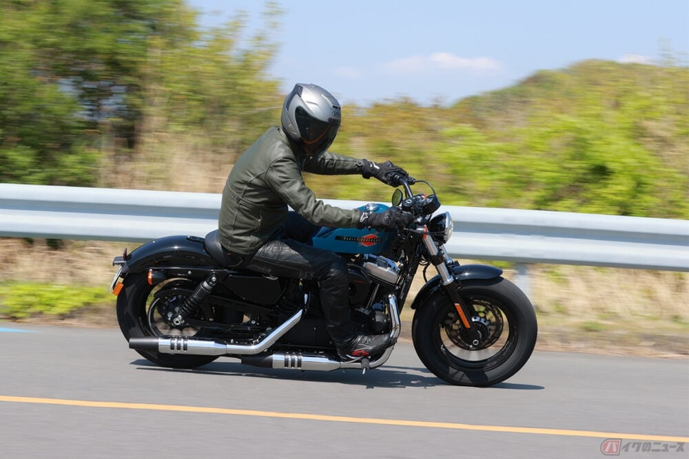 素直にカッコイイ 低く構えたコンパクトなハーレー ダビッドソン Forty Eight に乗る バイクのニュース 素直にカッコイイ 低く構えたコンパクトなハーレー ダビッドソン Forty Eight に乗る バイクのニュース